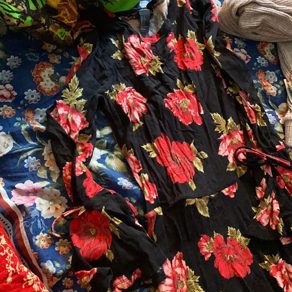 Tops - Picture 1 of 2